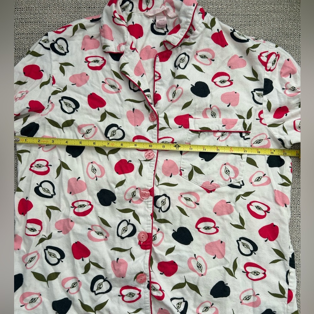 Victoria’s Secret apple pajamas - rare! 🍎 - Picture 6 of 7